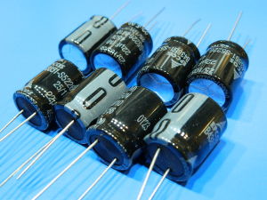 22MF 450Vdc capacitor EPCOS 105° low ESR (8pcs.)