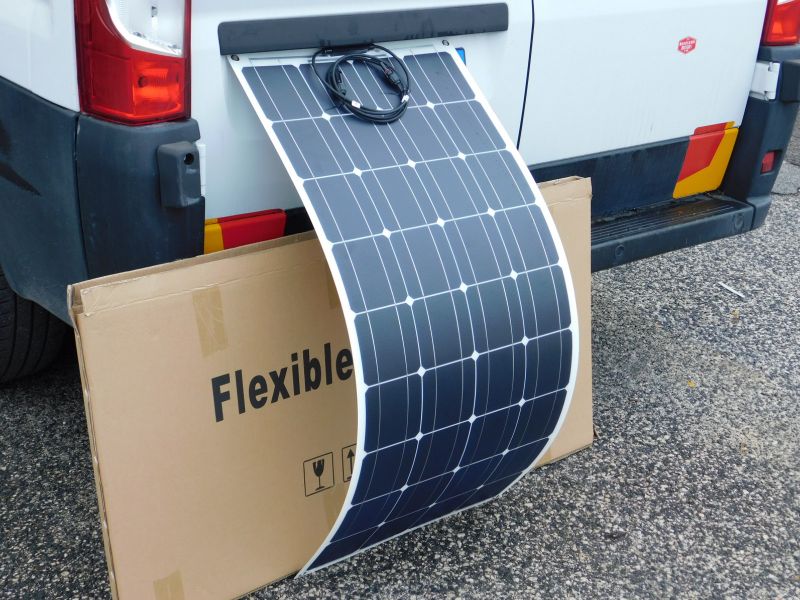Pannello solare semi-flessibile (100 wp) per camper La casa della batteria  Camper