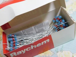 RAYCHEM SO96-5-55-22-90 solder sleeve shielded terminators (n.100 pezzi)